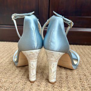 Freya Rose Fefe Bloom Blue Pearl Heel (EU 38 // US 7)